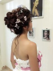 -红馆妆造(中央大街店)