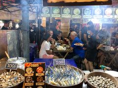 -席娜卡琳火车铁道夜市