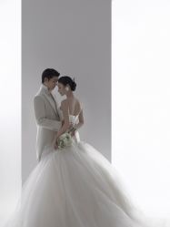 -至臻微拉婚纱摄影