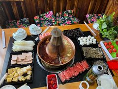 -果松木炭酸菜铜火锅·外婆参鸡汤