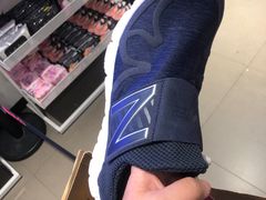 -唯品会(北京国瑞城店)