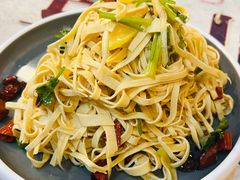 -兄弟小串(华新·名筑店)