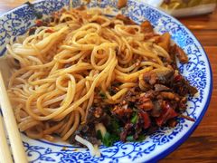 -邱芳粉店(迎宾大道旗舰店)