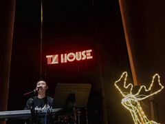 -TZ House音乐现场(来福士中心店)