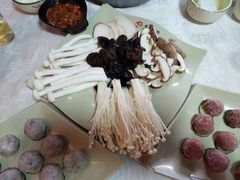 -羊家胡同·龙虾烧烤火锅(龙汇路店)