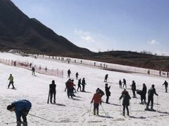 -荣盛康旅野三坡滑雪场