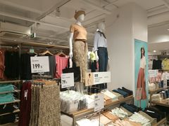 -优衣库(上海金桥国际商业广场店)