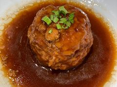 鸭蛋黄狮子头-梅飞酒家(桑园路店)
