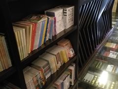 -钟书阁(松江泰晤士小镇店)