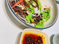 -江城小馆陕南妈妈菜·全球旅行餐厅(钟楼店)