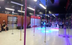 iphone_upload_pic-轩依钢管舞