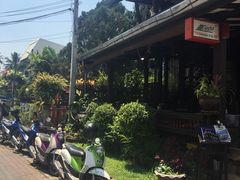 -Dash Teak House