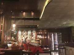 大堂-恰餐厅及酒吧 CHAR Bar & Grill (北京丽都皇冠假日店)