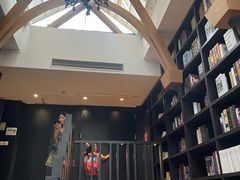 -钟书阁(松江泰晤士小镇店)