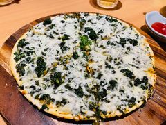 菠菜Pizza-Lia Cafe Bar Restaurant松山咖啡屋