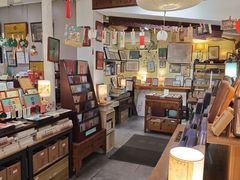 -邊城書店