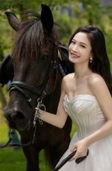 点击看大图 -挪娅婚纱摄影皇家会所