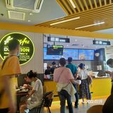 在经过省中医院红绿灯时看到了这家店