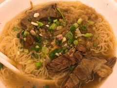 秘製牛腩孖筋湯麵-永盈茶餐厅(江南大道中店)