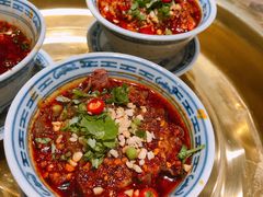 -沪小二炭火蛙锅(淮海中路美食不夜城店)