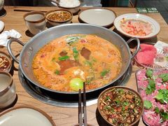 -野山舂·贵州现舂酸汤火锅(鸿通城店)