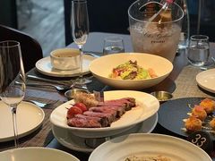 -MONICH牛排融合餐厅(和义大道购物中心店)