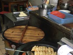 -黄阿姨锅贴大王(万航渡路店)