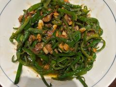 辣椒炒肉-老村长•湖北家常菜(黄浦路店)
