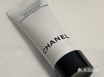 「香奈儿 山茶花柔和净肤泡沫洁面乳」 小样来源：