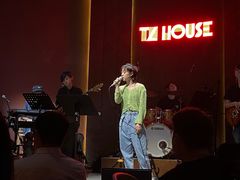 -TZ House音乐现场(来福士中心店)