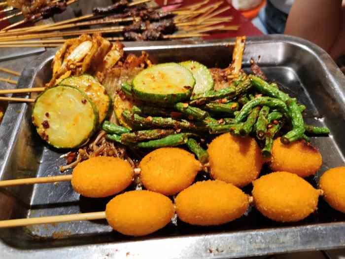 远大美食城-"美味往往是在大排档,出入昭通n次,才有发.