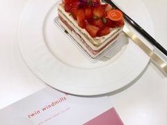 草莓西瓜蛋糕-双风车咖啡馆 Twin Windmills(六道口店)