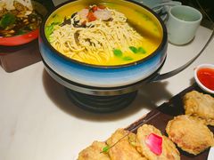 -韵秋荷(宝山龙湖天街店)
