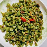 湘菜版的外婆菜炒四季豆，比榄菜四季豆更有味呀！