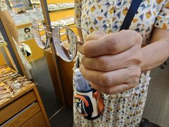 -优医视平价眼镜蔡司依视路折扣工厂店(十里堡店)
