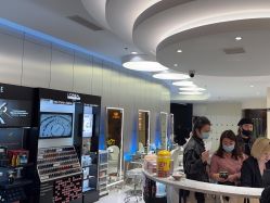-PE SALON