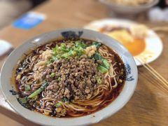 -丁丁猫重庆小面(徐州路店)