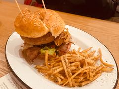 德国盘肠汉堡-HELLO 27 意面·沙拉·帕尼尼