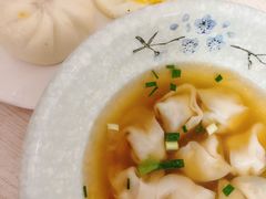 -潮漫酒店(北京通州环球度假区临河里地铁站店)