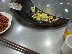 -屯老二农家铁锅炖·行业领军者(梅江店)