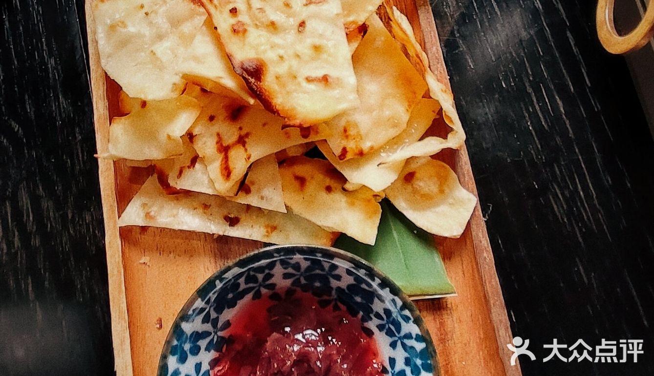 享受在沙美大楼的云南美食