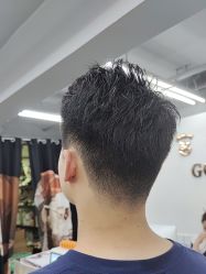 -宫铭烫发染发接发店