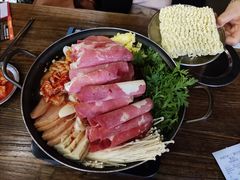 部队锅-MI WU FACTORY米屋美食工厂餐厅(绿地店)