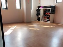 -乐刻健身(利邻荟合川店)