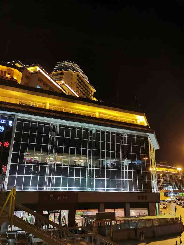 城乡购物中心(公主坟店)-"玉渊潭附近的一个购物中心,地铁0110号.