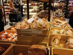 -乐蓬马歇百货公司(Rive Gauche)