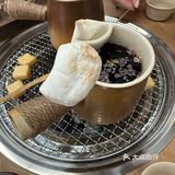烤棉花糖像在吃做云朵奶油