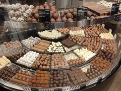 -Laderach 莱德拉(上海环贸iapm店)