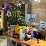 这家火锅店就在汉口香港路这边，跟着导航挺容易找到的