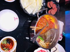 -唯爱KTV聚会餐厅(仙林东城汇店)